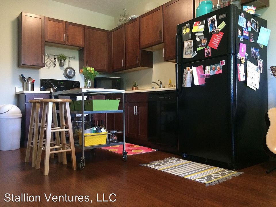 2nd image of 3535 Holdrege St APT 306