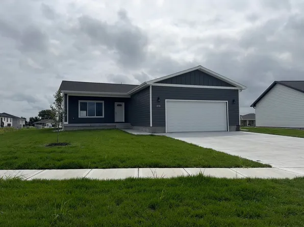 3110 Frahm Ln, Hastings, NE 68901
