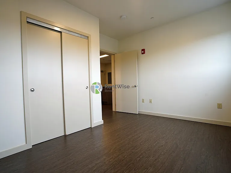 400 Langley Rd #301 — Photo 13