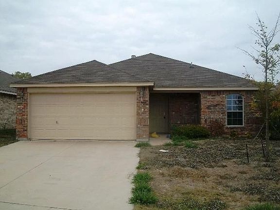 2nd image of 3313 Royal Crest Dr