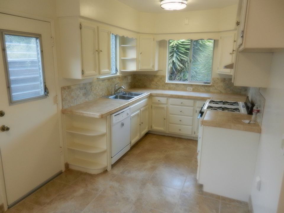 2nd image of 548 Alan Rd