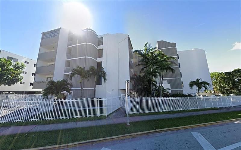1st image of 2000 Biarritz Dr APT 303