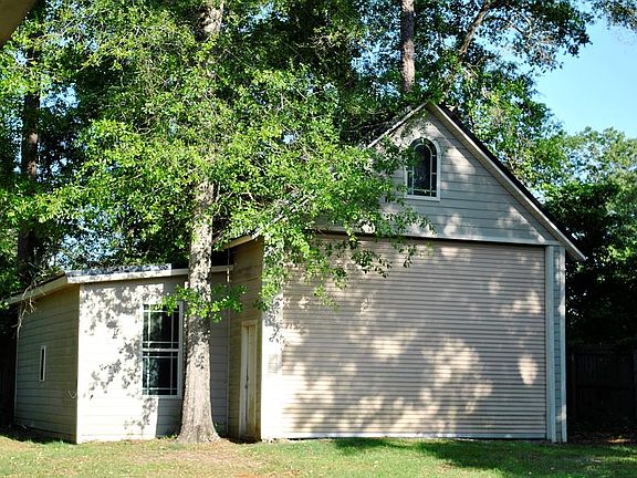 4th image of 44 Woodward Cir