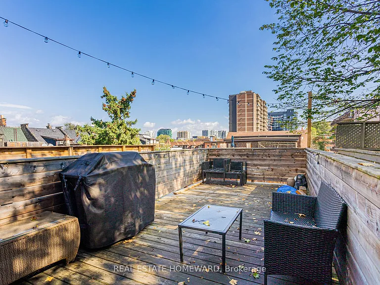 133 Cowan Ave #UPPER — Photo 28