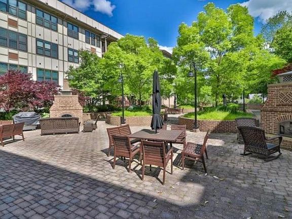 4th image of 445 W Blount Ave APT 211