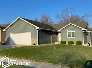 604 Pine Brooke Dr, Clear Lake, IA 50428