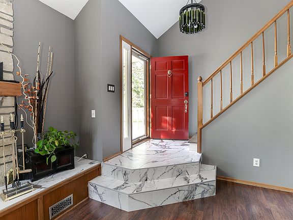 5th image of 444 Greenvalley Dr
