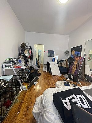 3rd image of 624 E 11th St #1C1