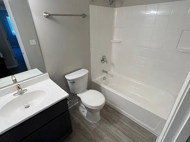 Avalon Woods Apartment Homes — Photo 38