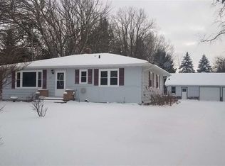 1221 W Edgewood Dr, Appleton, WI 54913