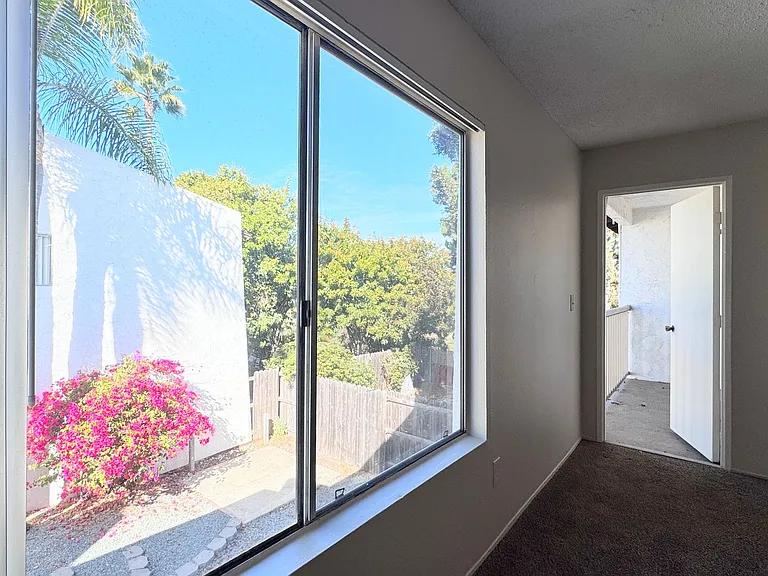 9847 Genesee Ave — Photo 27