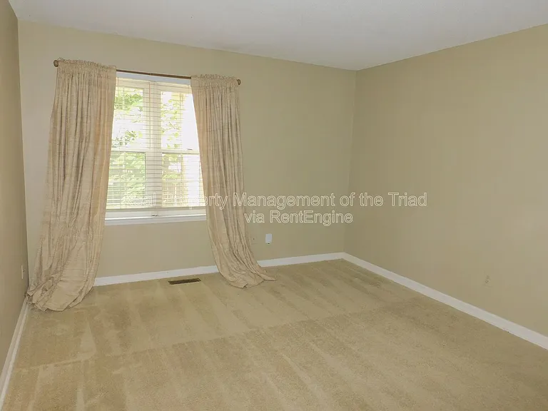 22 Milpond Ln — Photo 9