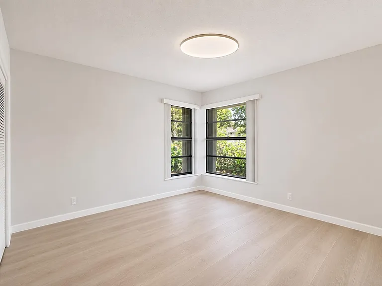 5055 NW 89th Way — Photo 8