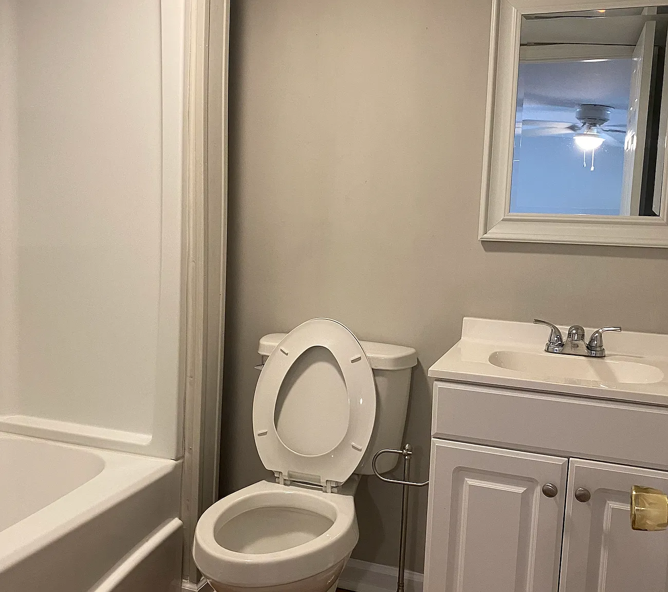 4 bed, 1404 sqft, $3,156 — Photo 2