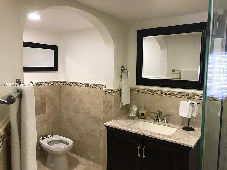 1300 SW 122nd Ave #206-2 — Photo 8