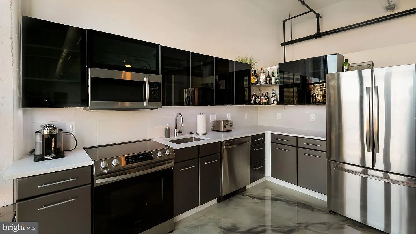 1 bed, 1004 sqft, $2,750 — Photo 3