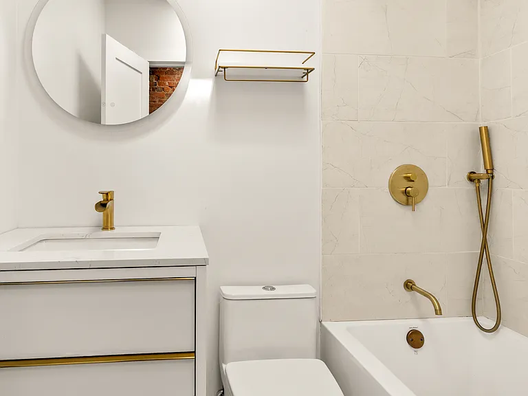 542 Lexington Ave #2 — Photo 7
