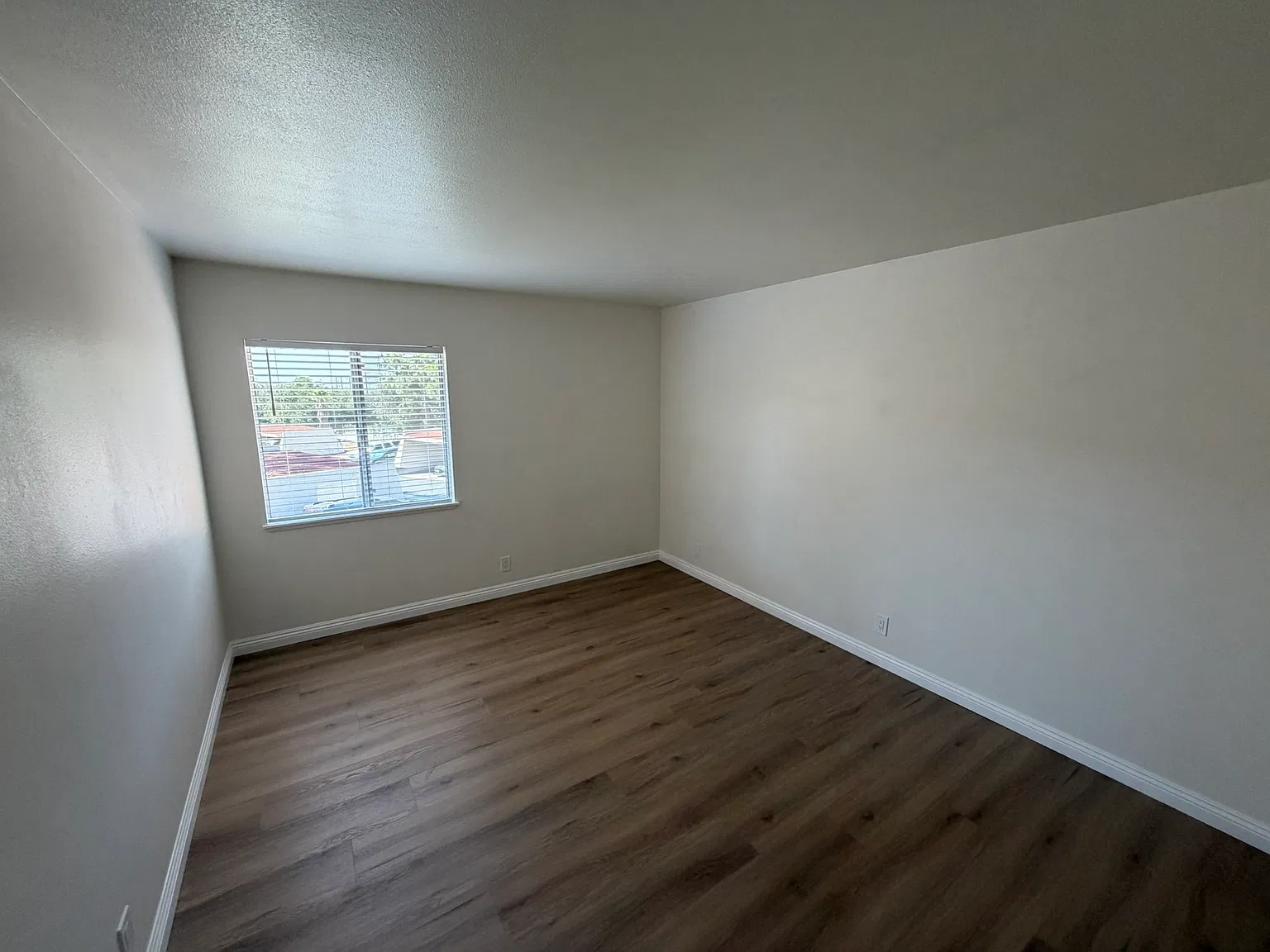 3 bed, 1086 sqft, $3,250 — Photo 3