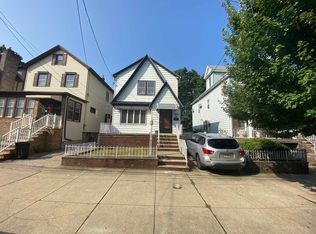 86 W 46th St, Bayonne, NJ 07002
