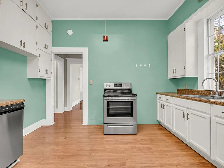 402 N Gloster St — Photo 5