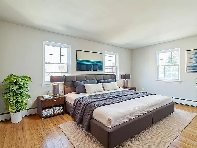 412 N Jackson St — Photo 5