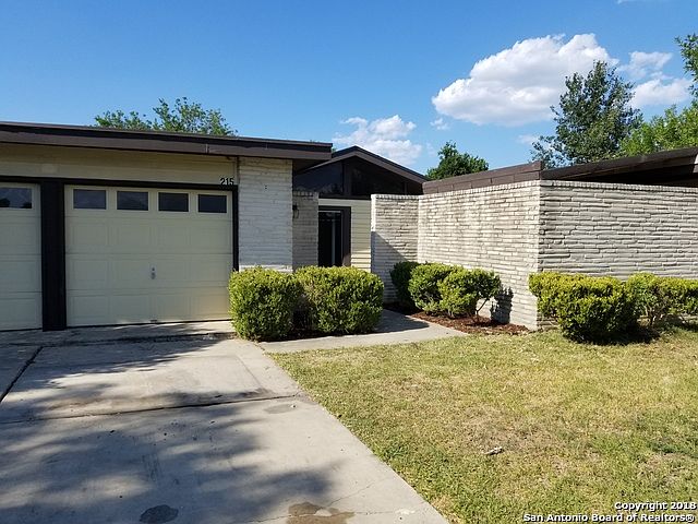 1st image of 215 Meadow Path Dr