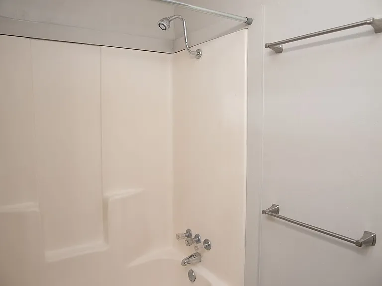 814 San Saba Dr — Photo 7