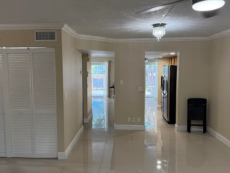 1114 NW 79th Dr — Photo 7