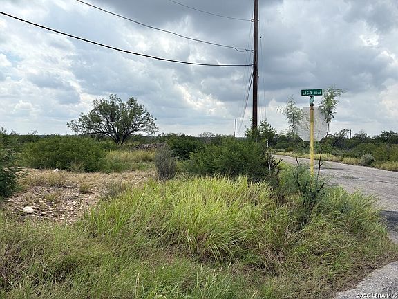 4th image of 352 Lisa Blvd