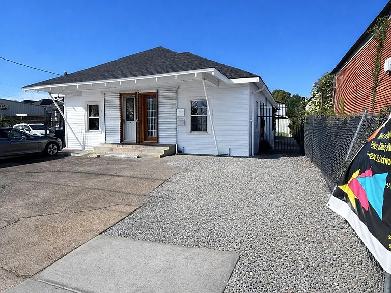 304 S Lockwood Dr — Photo 4