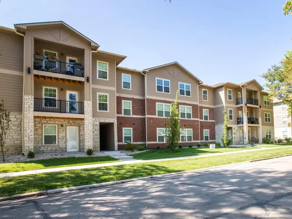 1015 Thurston St, Manhattan, KS 66502