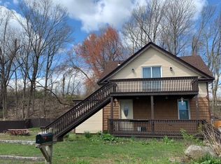 123 River Rd, Windsor Locks, CT 06096