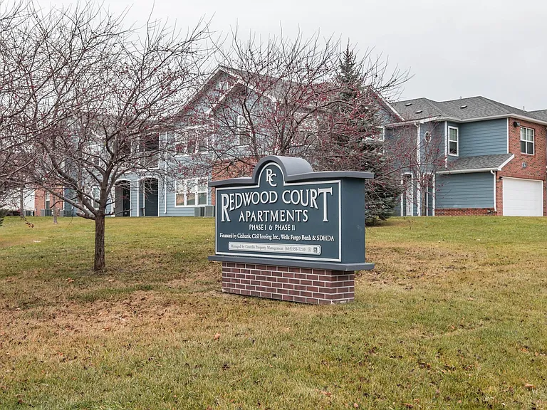 Redwood Court — Photo 19