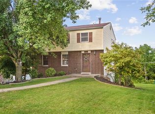 30 E Glennis Dr, Greensburg, PA 15601