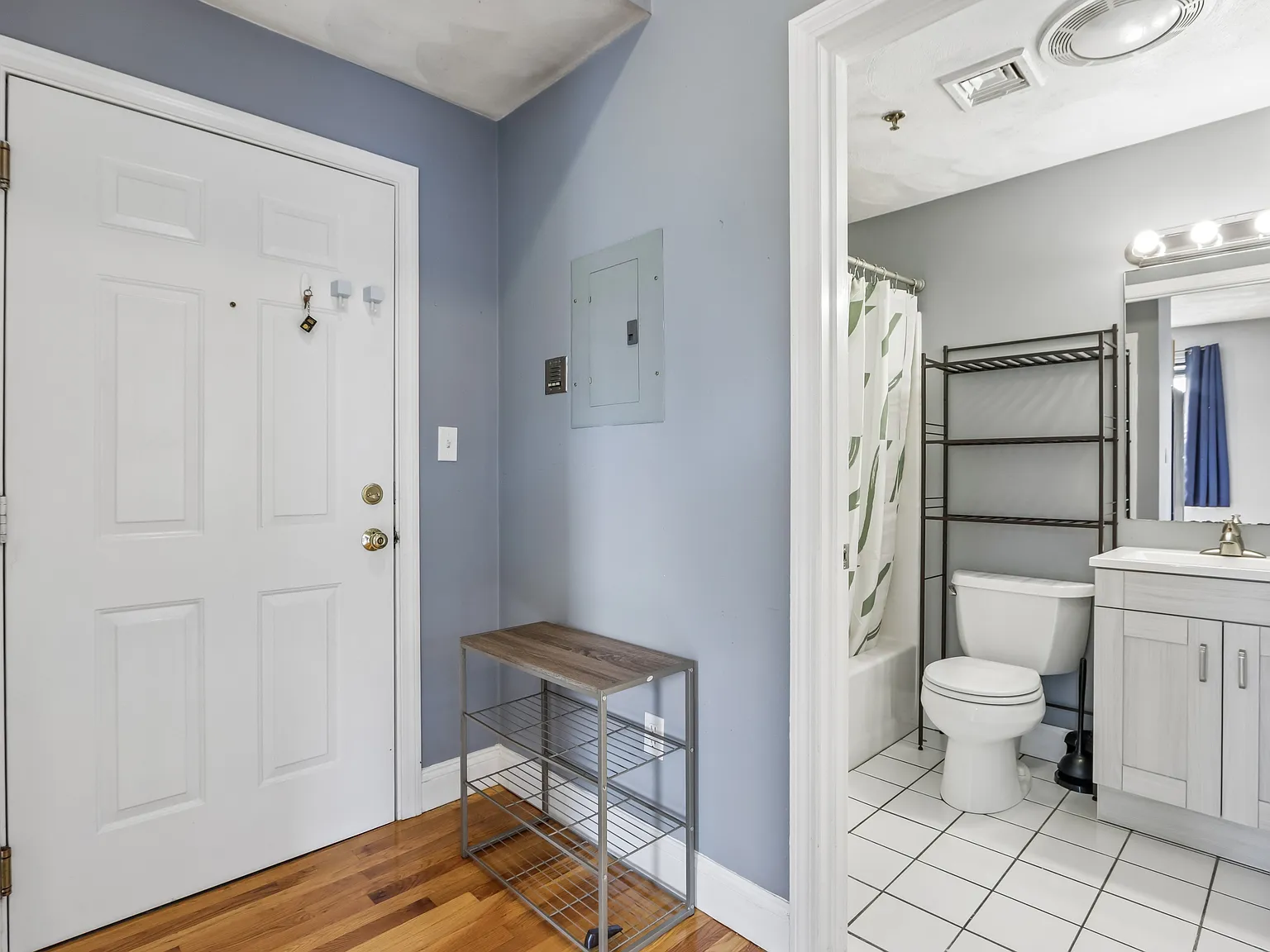 1 bed, 558 sqft, $2,400 — Photo 1