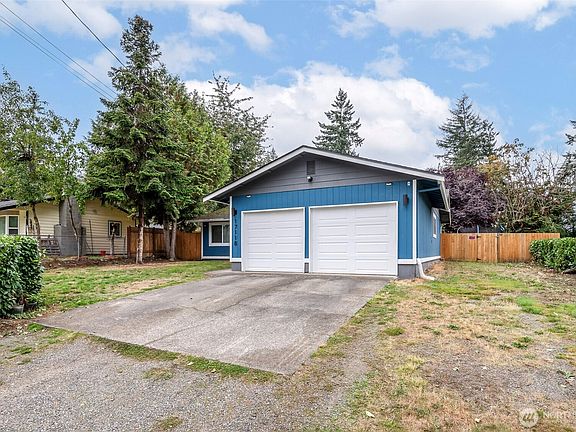 4th image of 17118 17th Avenue Ct E