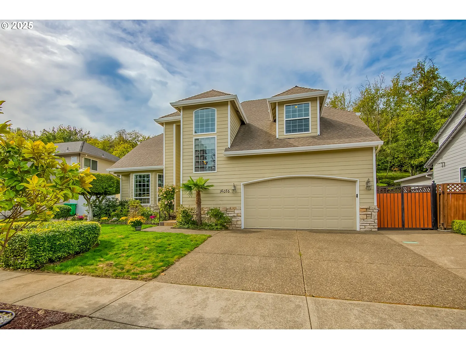 16055 SE Flavel Dr photo 1