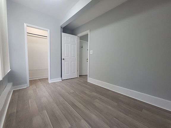 3rd image of 22 Westervelt Pl #1E