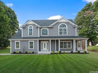 113B N Phillips Ave, Speonk, NY 11972