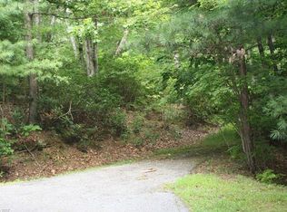 176 Overlook Dr, Flat Rock, NC 28731