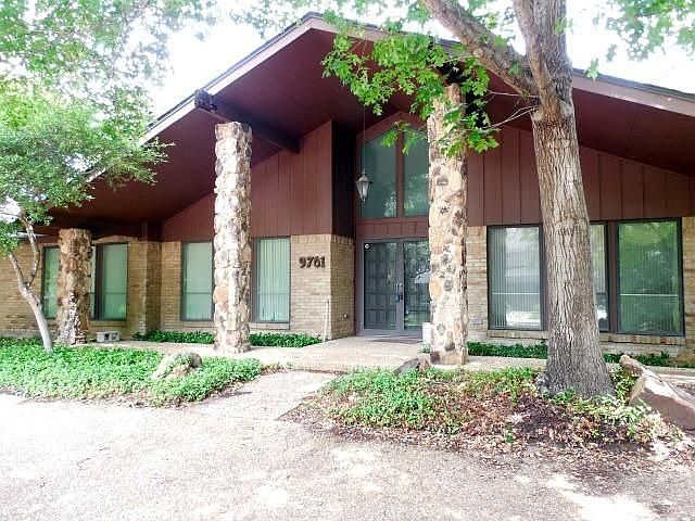 1st image of 9701 Trail Hill Dr