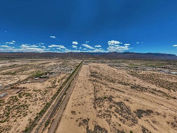 2nd image of 2 Mayflower Rd