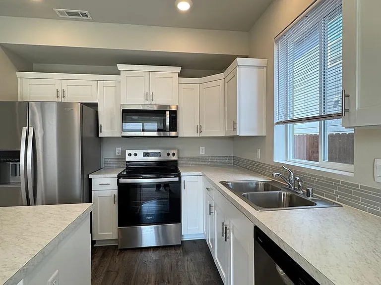 3115 Wrangler Dr — Photo 11