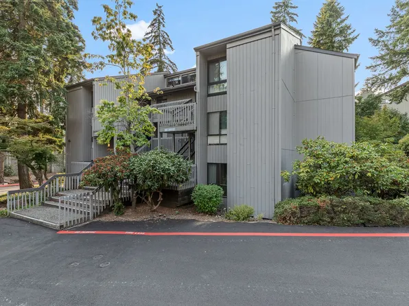 10922 Eastrail #2-34, Bellevue, WA 98004