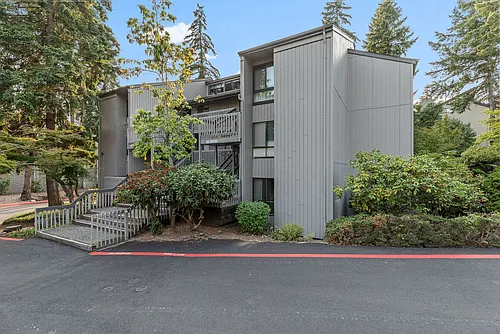 10922 Eastrail #2-34 Photo 1