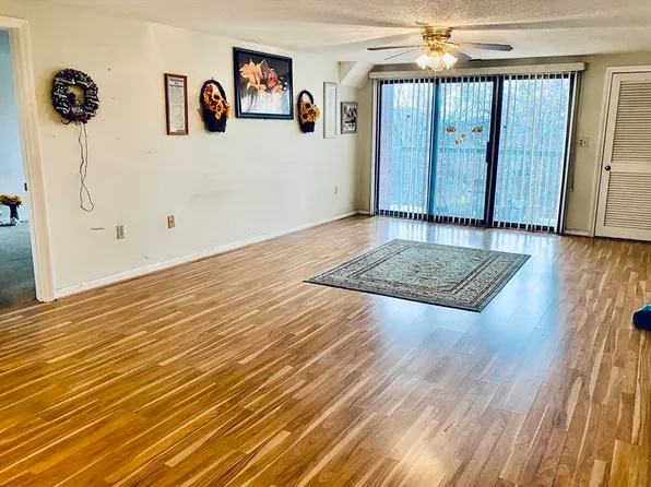 8 9th St APT 513, Medford, MA 02155