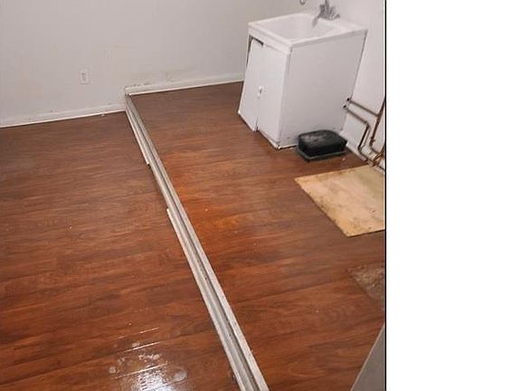 2nd image of 6234 Hinde Ave