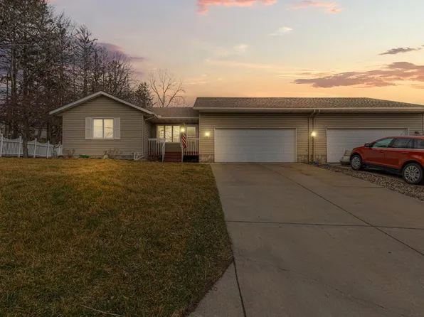 15 10th Ave SE, Faribault, MN 55021