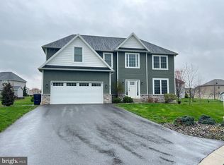 6044 Mountain View Dr, Chambersburg, PA 17202