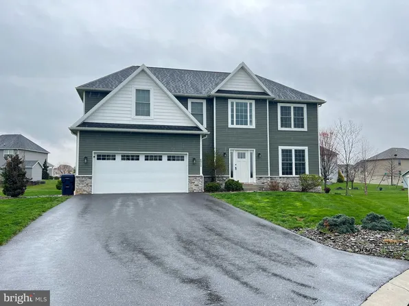 6044 Mountain View Dr, Chambersburg, PA 17202